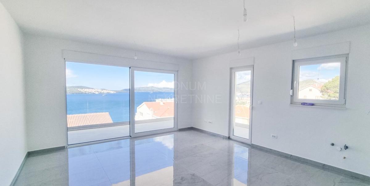 Apartma s čudovitim razgledom, garažnimi mesti in strešno teraso, Čiovo