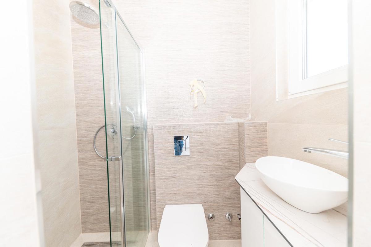 Apartma s čudovitim razgledom, garažnimi mesti in strešno teraso, Čiovo