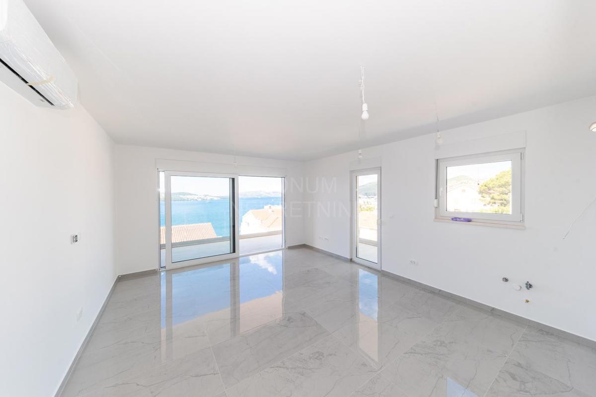 Apartma s čudovitim razgledom, garažnimi mesti in strešno teraso, Čiovo