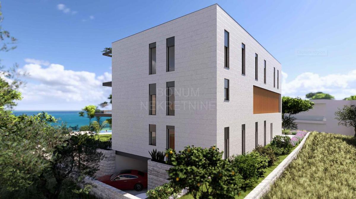  Odličen dvoetažni apartma, prva vrsta do morja, Brodarica