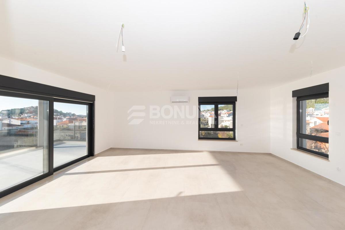  Apartma v novi stavbi, blizu plaže in centra mesta, Tribunj