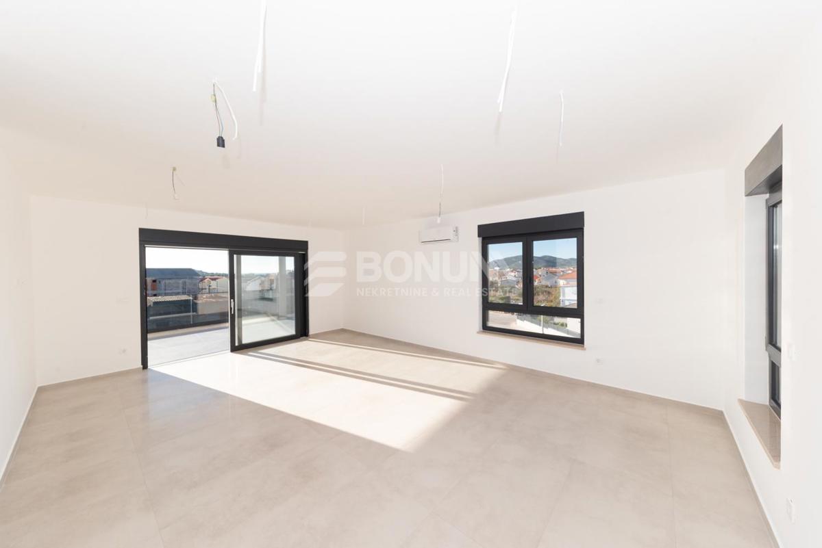  Apartma v novi stavbi, blizu plaže in centra mesta, Tribunj