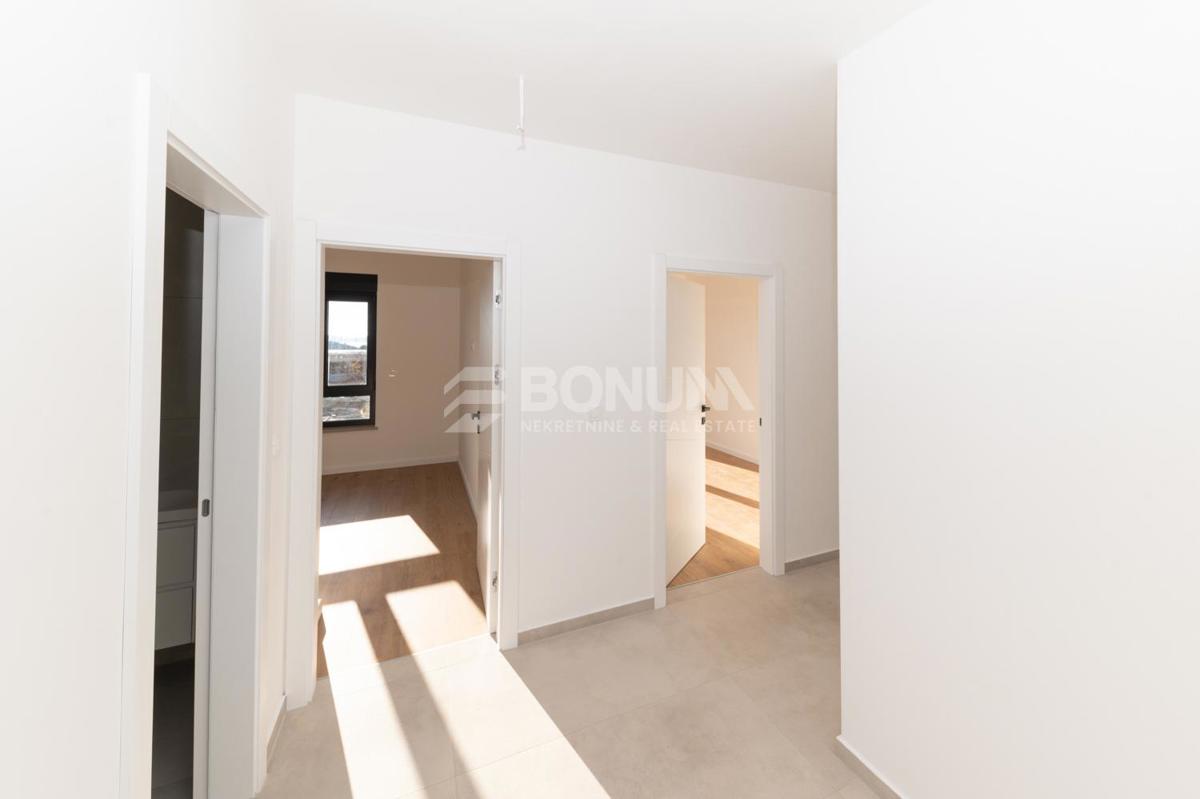  Apartma v novi stavbi, blizu plaže in centra mesta, Tribunj