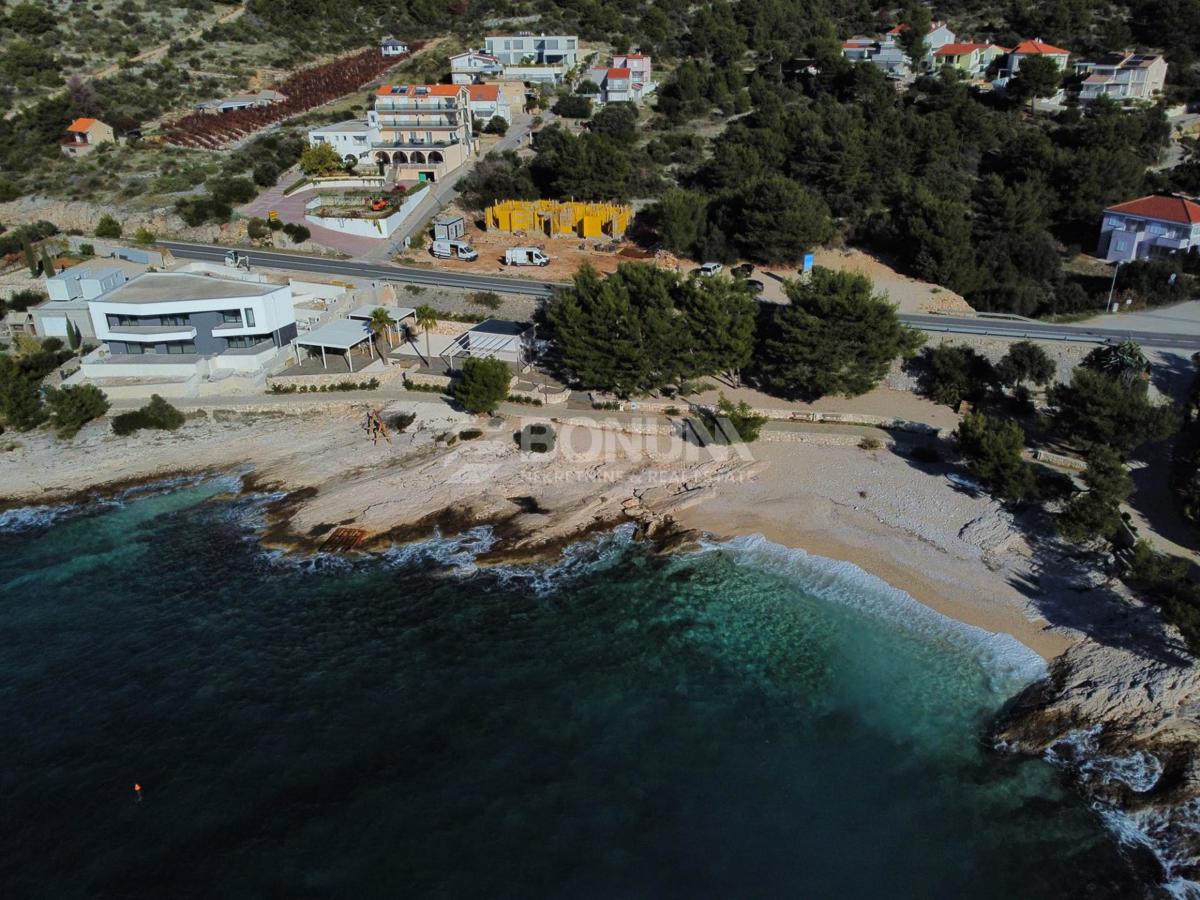 Udoben apartma z veliko teraso in pogledom na morje, 2. nadstropje novogradnje – Primošten Dolac