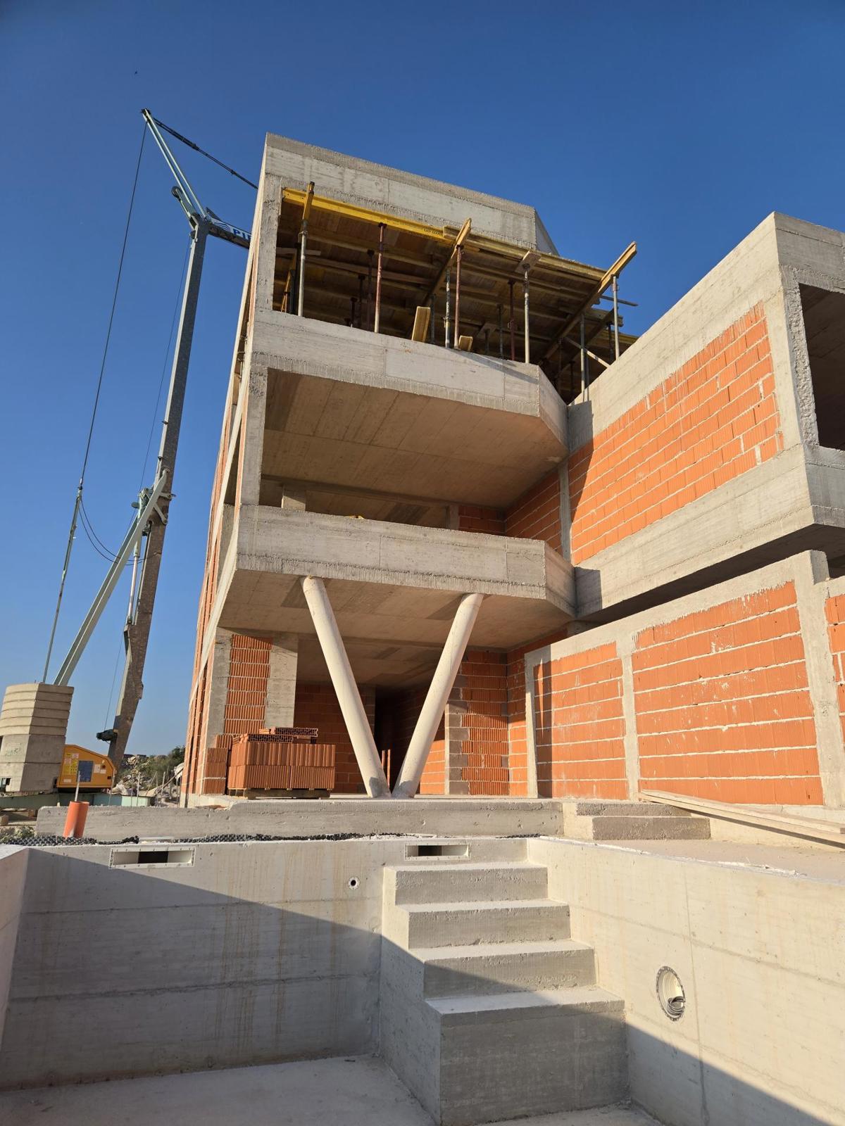 Odličen apartma z bazenom, Vodice