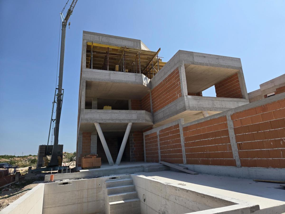 Odličen apartma z bazenom, Vodice