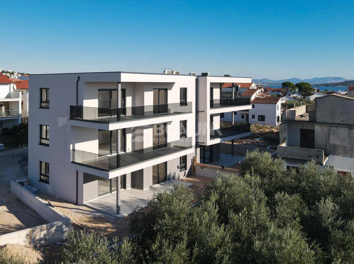  Apartma v novi stavbi, blizu plaže in centra mesta, Tribunj