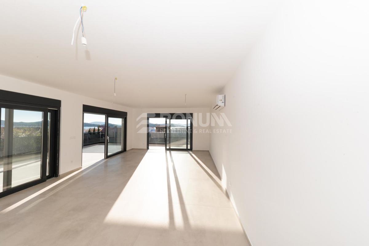  Apartma v novi stavbi, blizu plaže in centra mesta, Tribunj