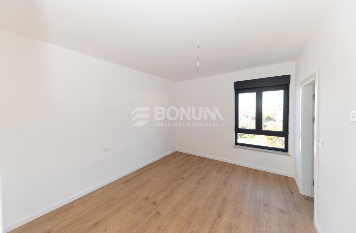  Apartma v novi stavbi, blizu plaže in centra mesta, Tribunj