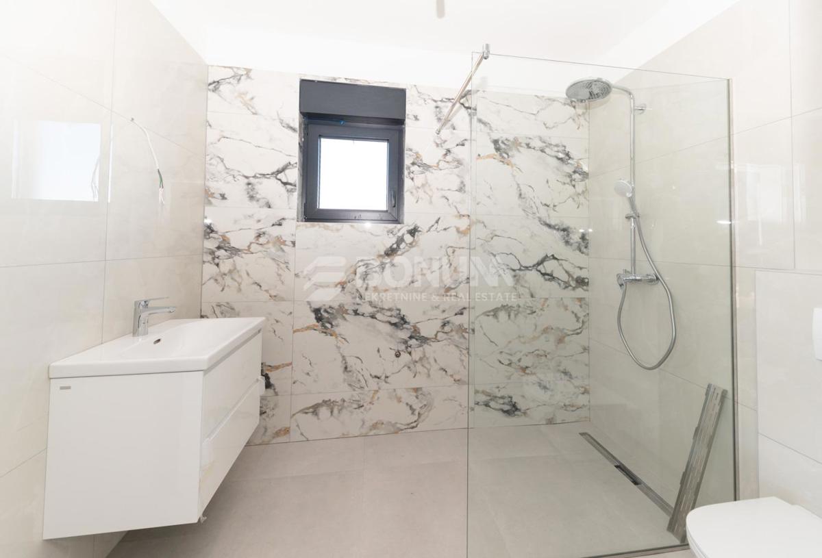  Apartma v novi stavbi, blizu plaže in centra mesta, Tribunj