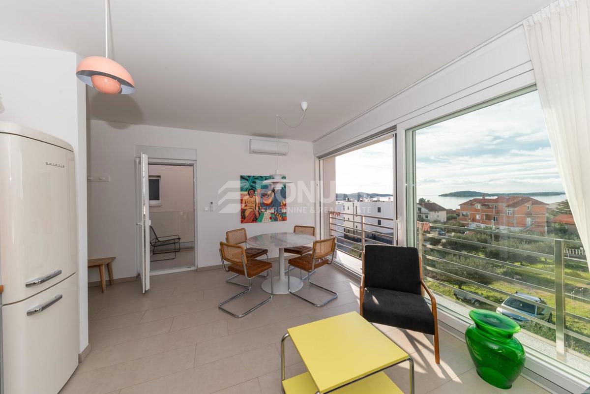 Popolnoma opremljeno dvosobno stanovanje s pogledom na morje – Žaborić