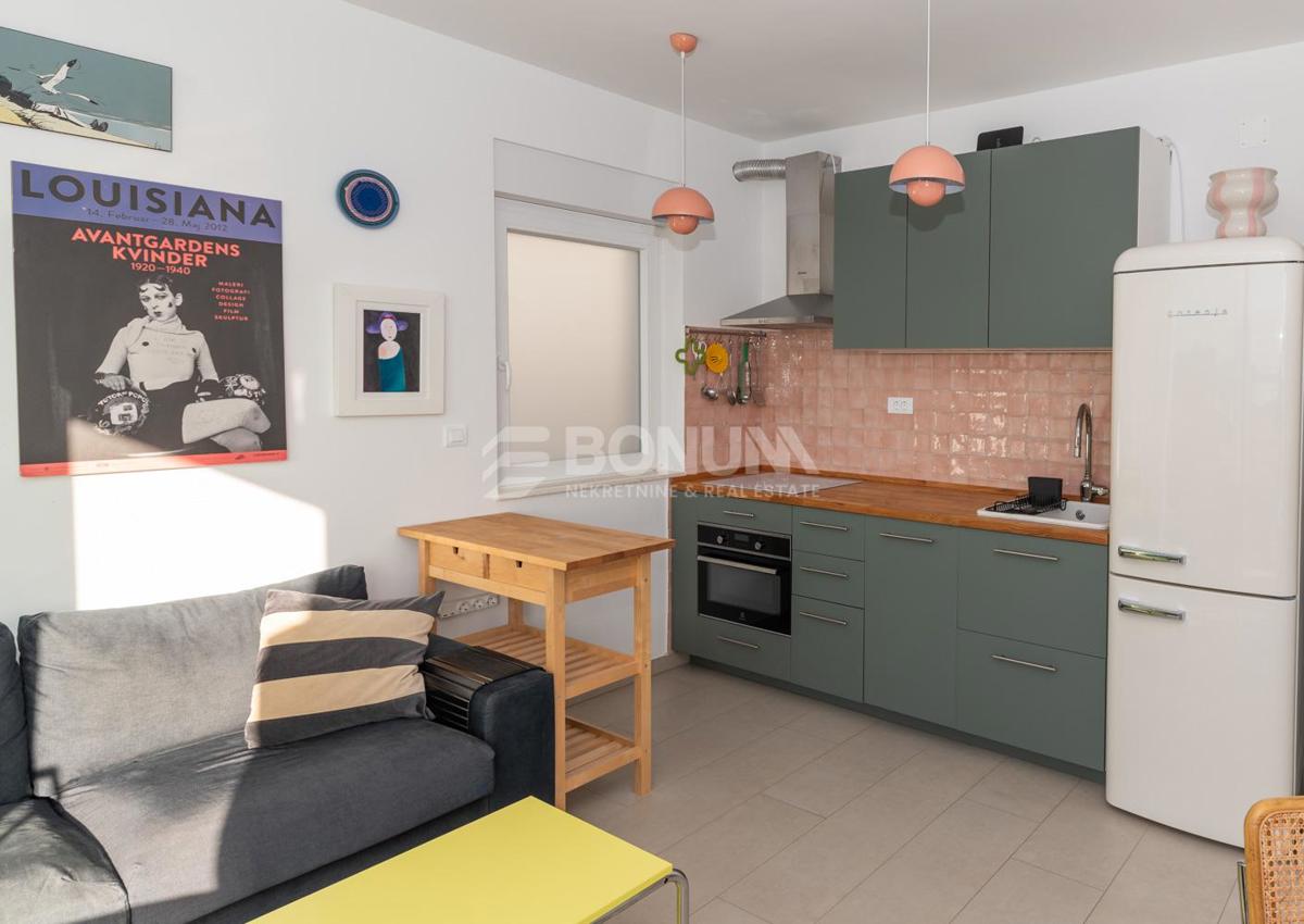 Popolnoma opremljeno dvosobno stanovanje s pogledom na morje – Žaborić