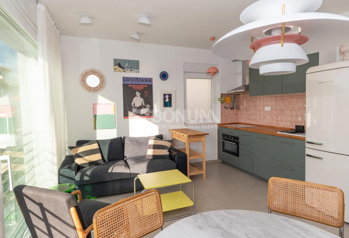 Popolnoma opremljeno dvosobno stanovanje s pogledom na morje – Žaborić