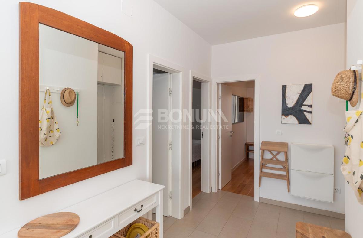 Popolnoma opremljeno dvosobno stanovanje s pogledom na morje – Žaborić