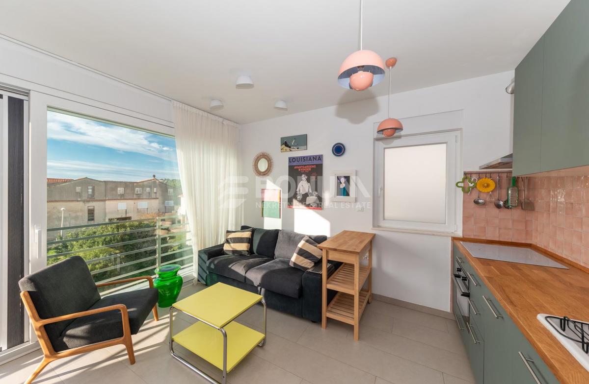 Popolnoma opremljeno dvosobno stanovanje s pogledom na morje – Žaborić