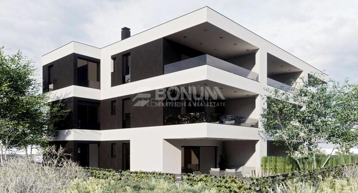 Srima, novogradnja – 2 spalnici, vrt 111 m², 3 parkirna mesta, blizu morja