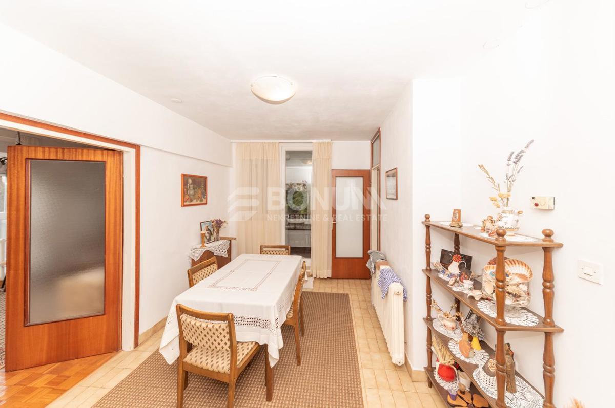 Prodaja se prostorno stanovanje na Bilom brigu, Zadar