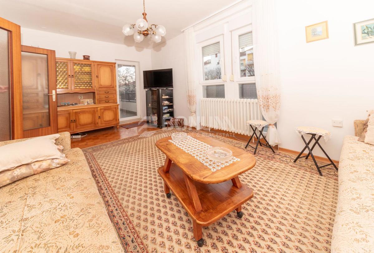 Prodaja se prostorno stanovanje na Bilom brigu, Zadar