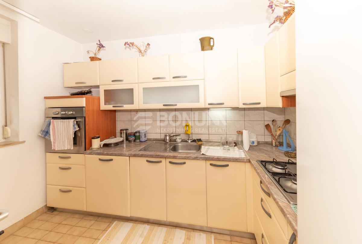 Prodaja se prostorno stanovanje na Bilom brigu, Zadar