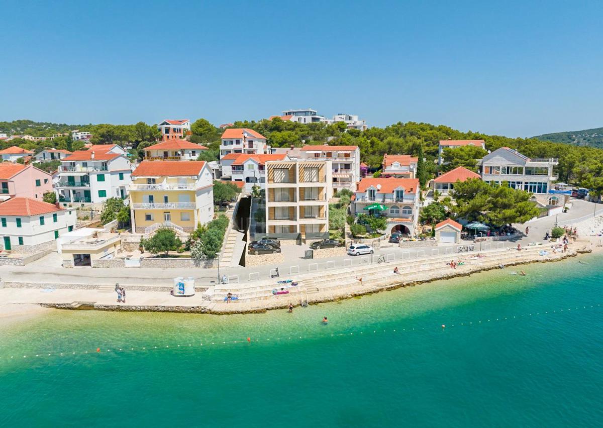  Apartma v prvi vrsti do morja, drugo nadstropje, Jezera - otok Murter