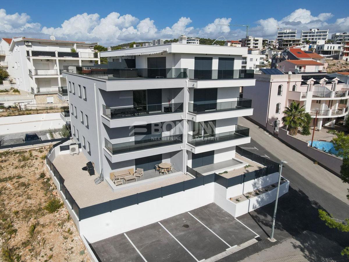 Primošten, nov atraktiven apartma s pogledom na morje