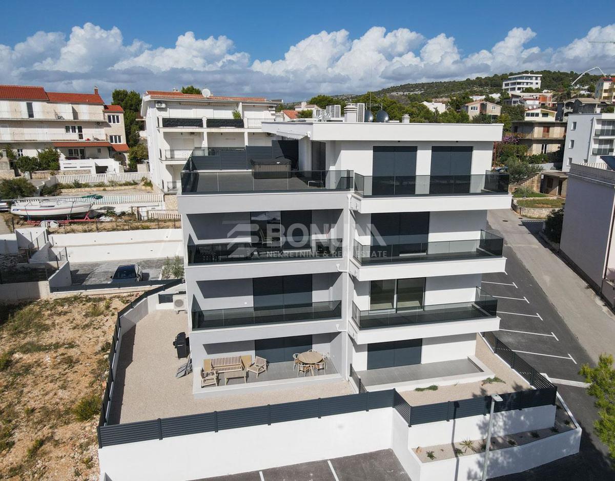 Primošten, nov atraktiven apartma s pogledom na morje