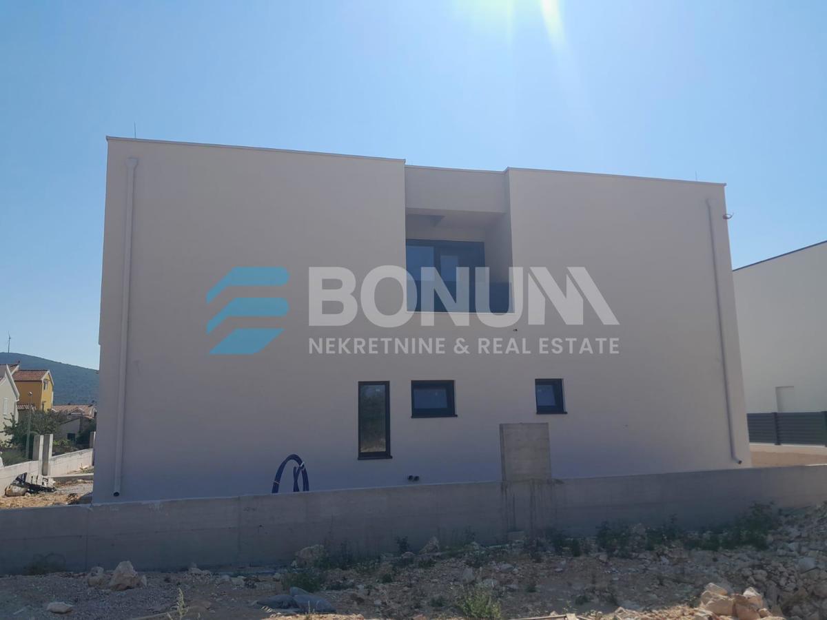 Vila z bazenom v bližini Narodnega parka Krka