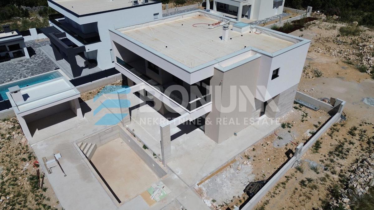 Vila z bazenom v bližini Narodnega parka Krka