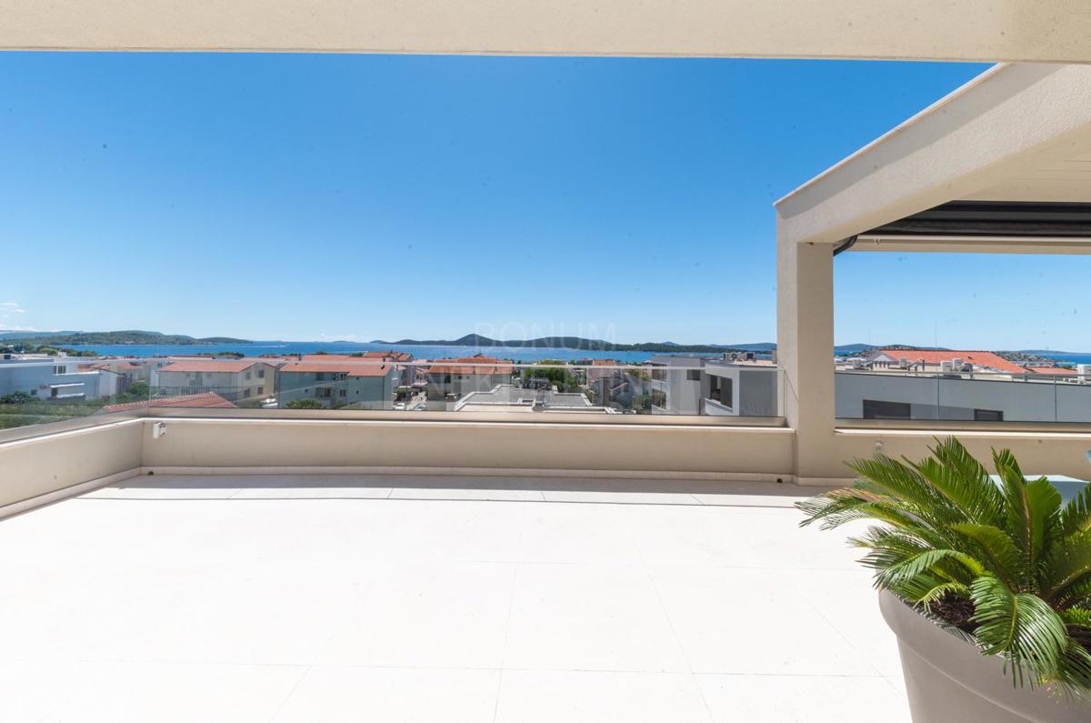  Čudovito opremljeno stanovanje z razgledom od zgoraj, Vodice