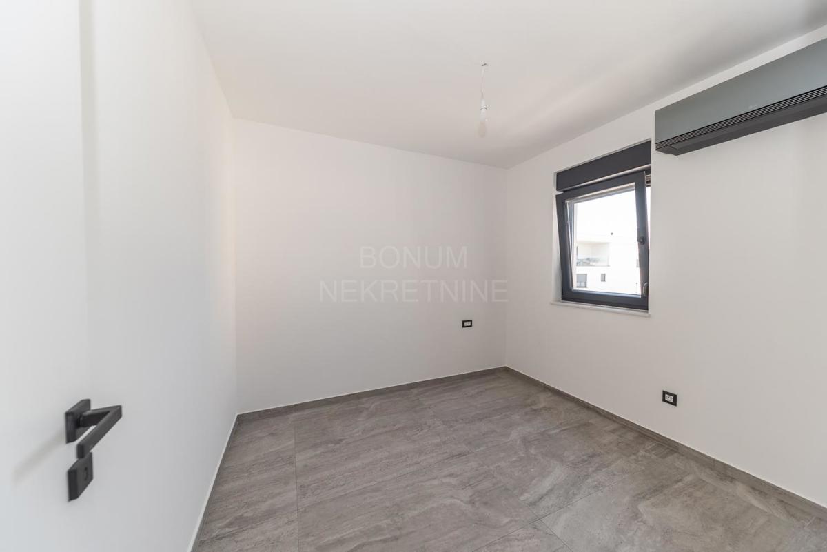  Apartma, dve spalnici, prvo nadstropje, Murter