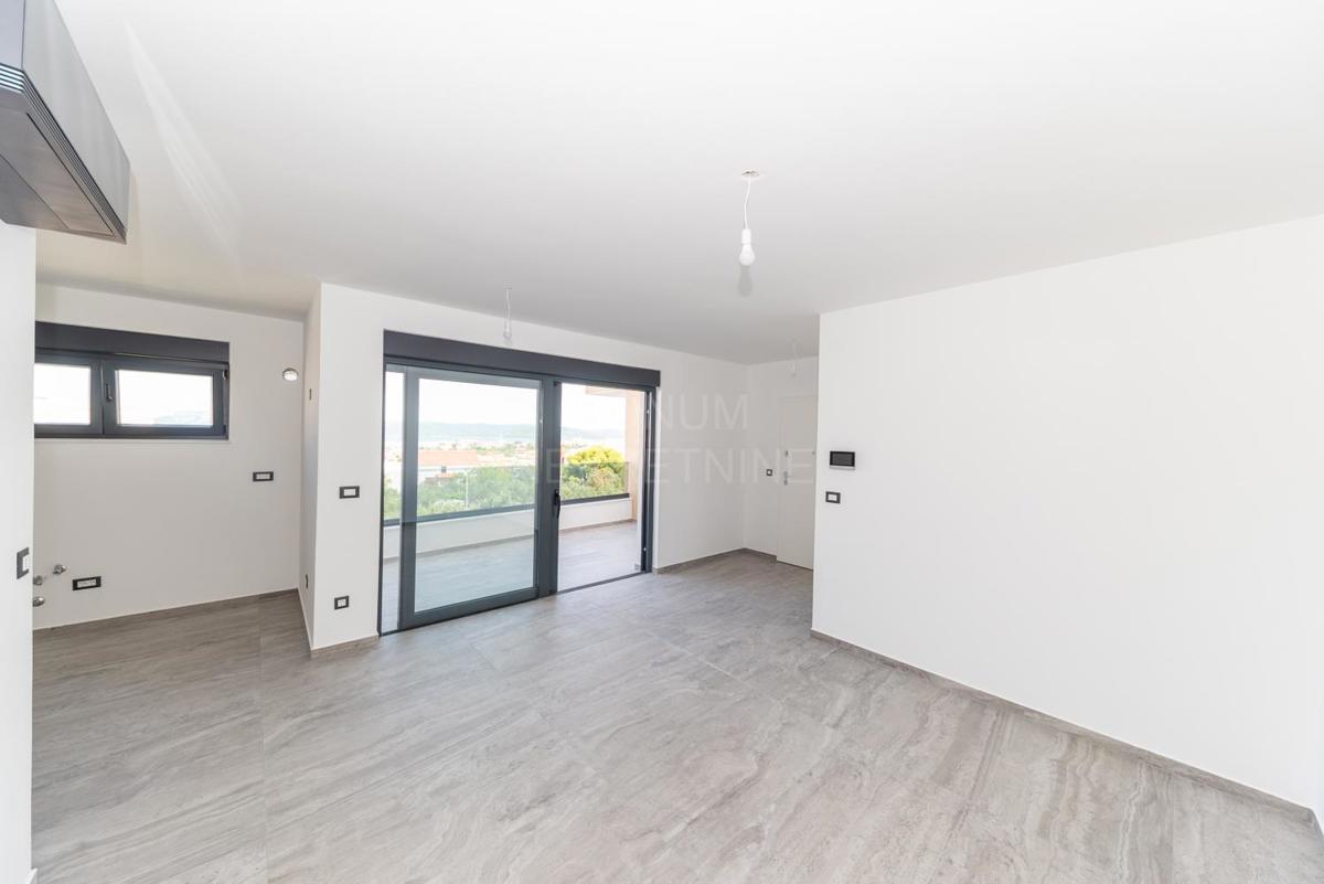  Apartma, dve spalnici, prvo nadstropje, Murter