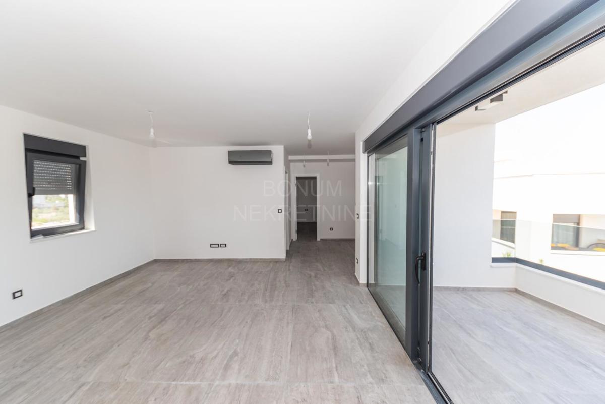  Apartma, dve spalnici, prvo nadstropje, Murter