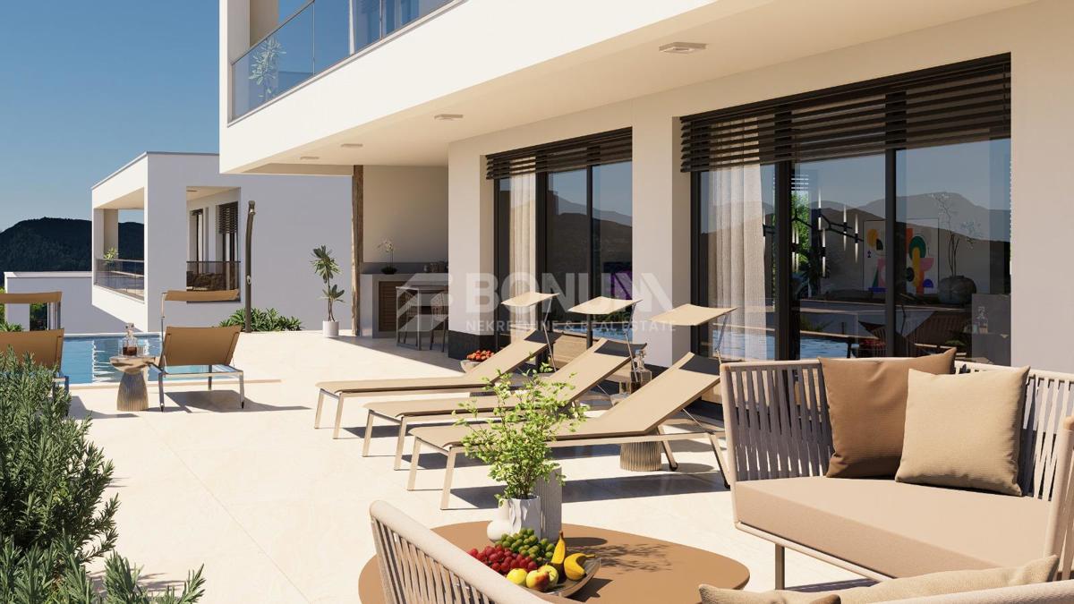 Prostorna moderna vila z bazenom, Vinišće