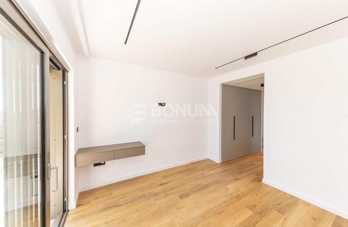 Moderna vila z bazenom in pogledom na morje, Šibenik-Žaborić