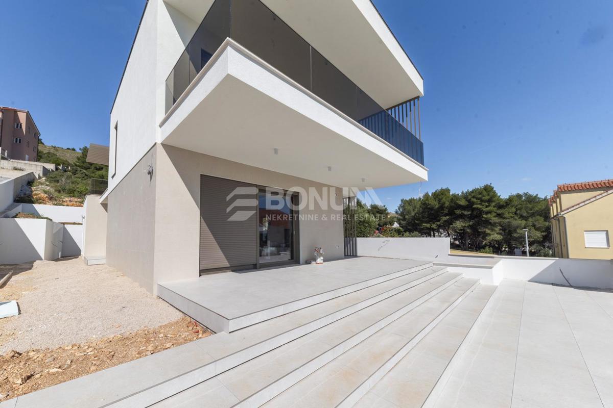 Moderna vila z bazenom in pogledom na morje, Šibenik-Žaborić