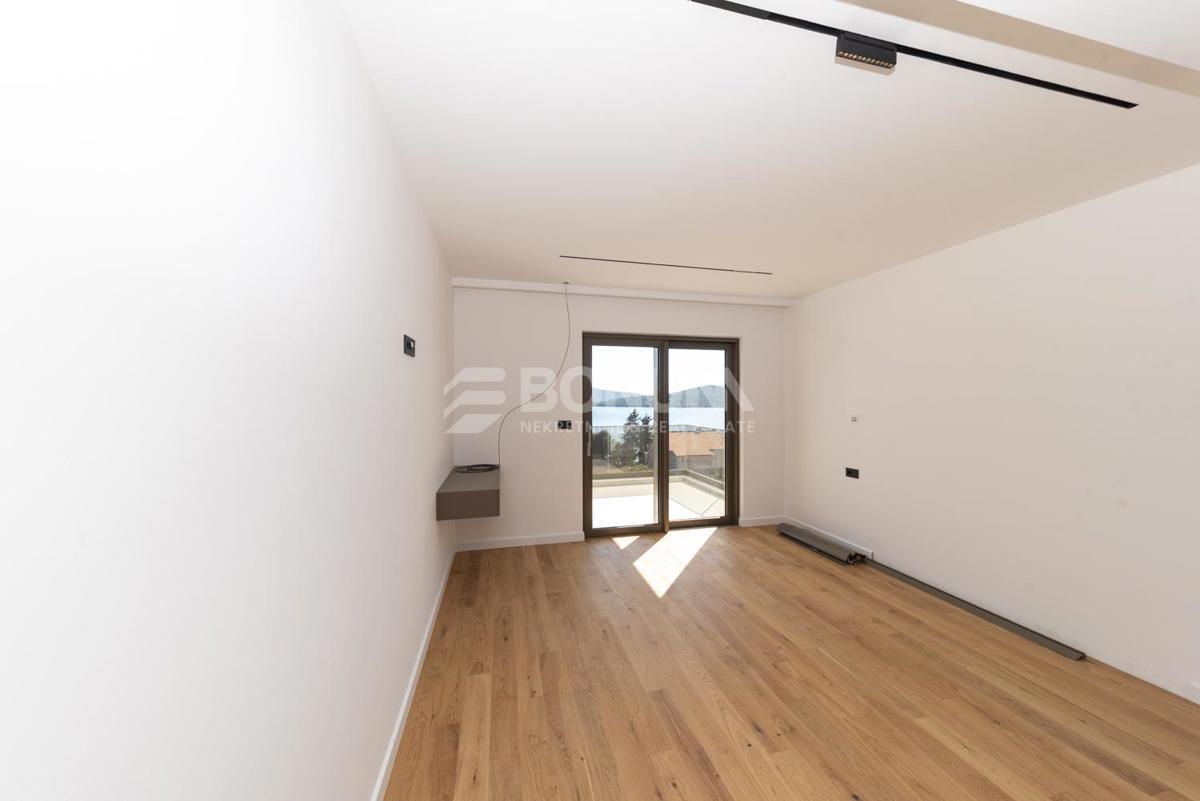 Moderna vila z bazenom in pogledom na morje, Šibenik-Žaborić