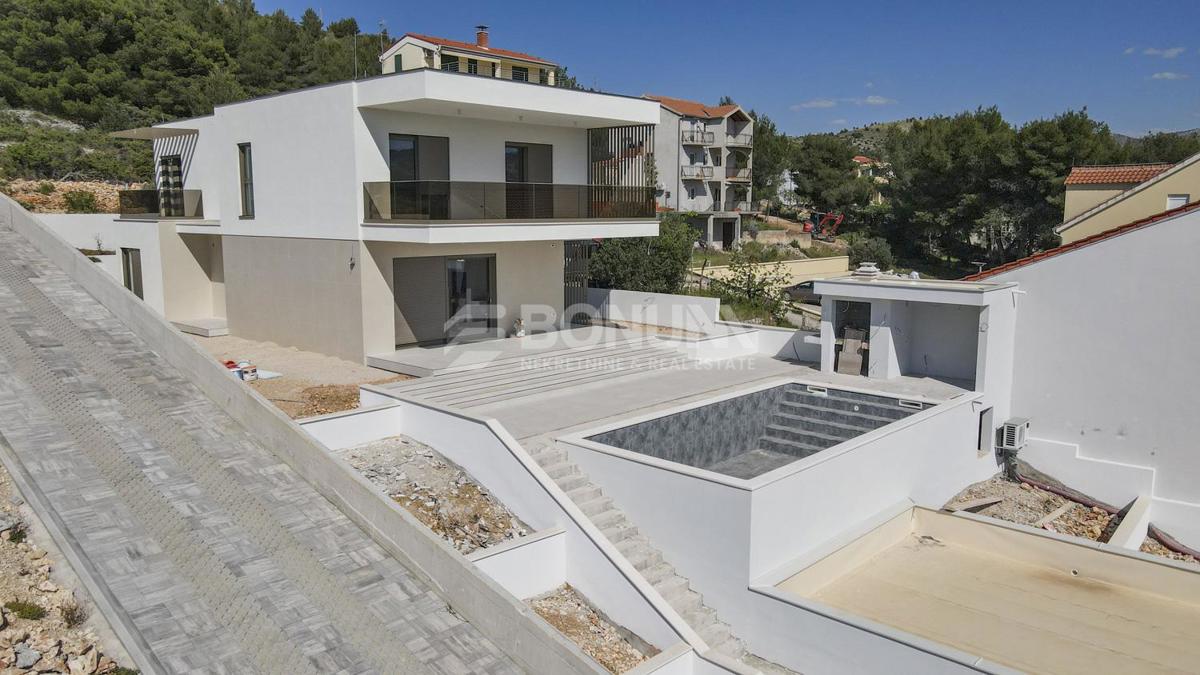 Moderna vila z bazenom in pogledom na morje, Šibenik-Žaborić