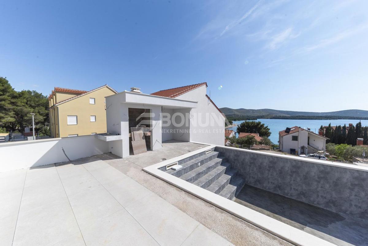 Moderna vila z bazenom in pogledom na morje, Šibenik-Žaborić