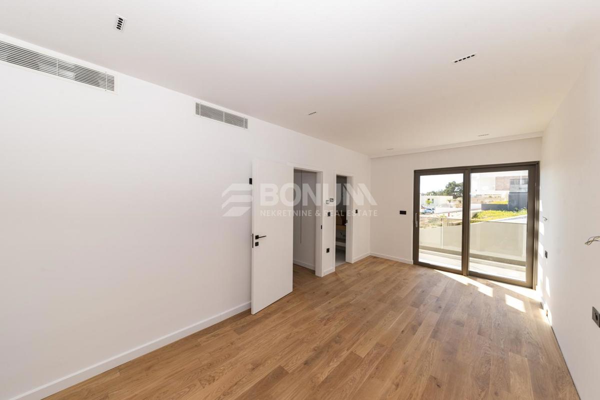 Moderna vila z bazenom in pogledom na morje, Šibenik-Žaborić