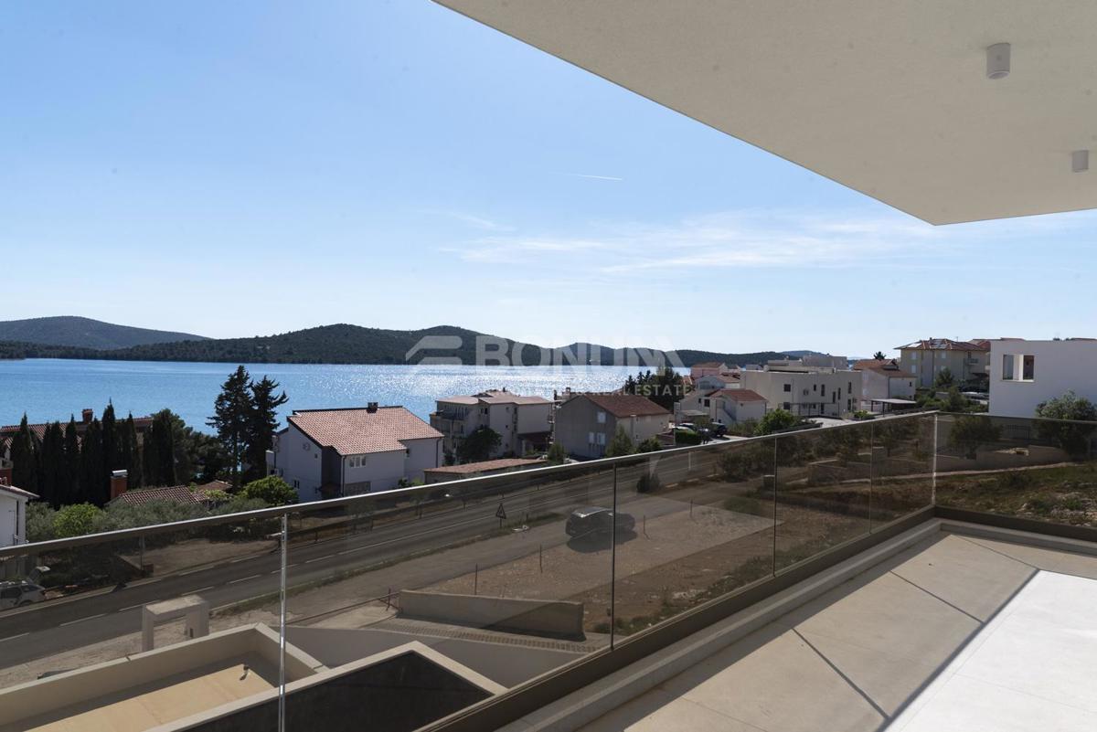 Moderna vila z bazenom in pogledom na morje, Šibenik-Žaborić