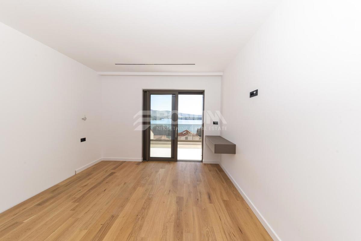 Moderna vila z bazenom in pogledom na morje, Šibenik-Žaborić