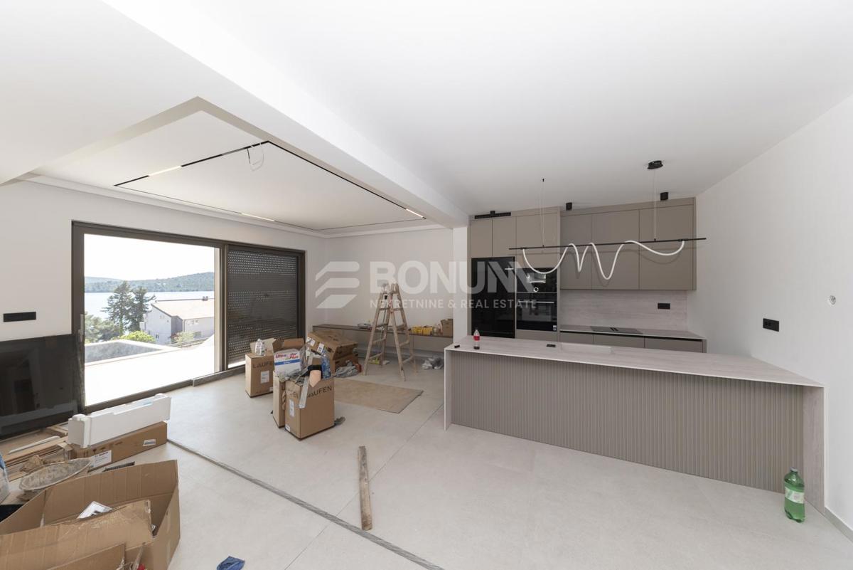 Moderna vila z bazenom in pogledom na morje, Šibenik-Žaborić