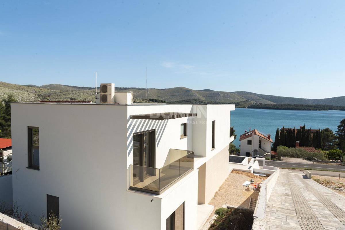 Moderna vila z bazenom in pogledom na morje, Šibenik-Žaborić