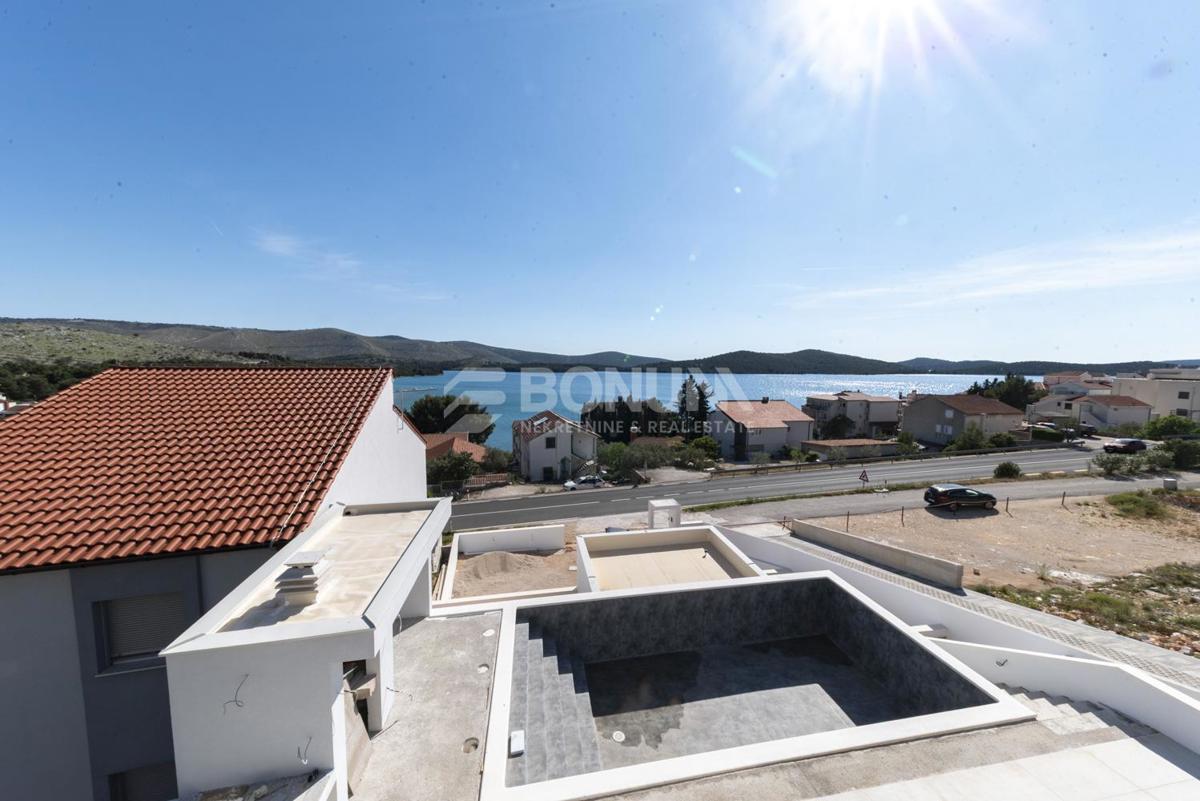 Moderna vila z bazenom in pogledom na morje, Šibenik-Žaborić