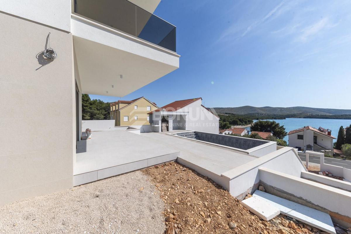 Moderna vila z bazenom in pogledom na morje, Šibenik-Žaborić