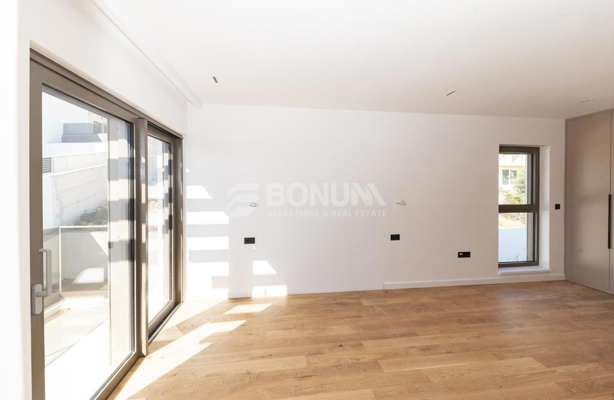 Moderna vila z bazenom in pogledom na morje, Šibenik-Žaborić