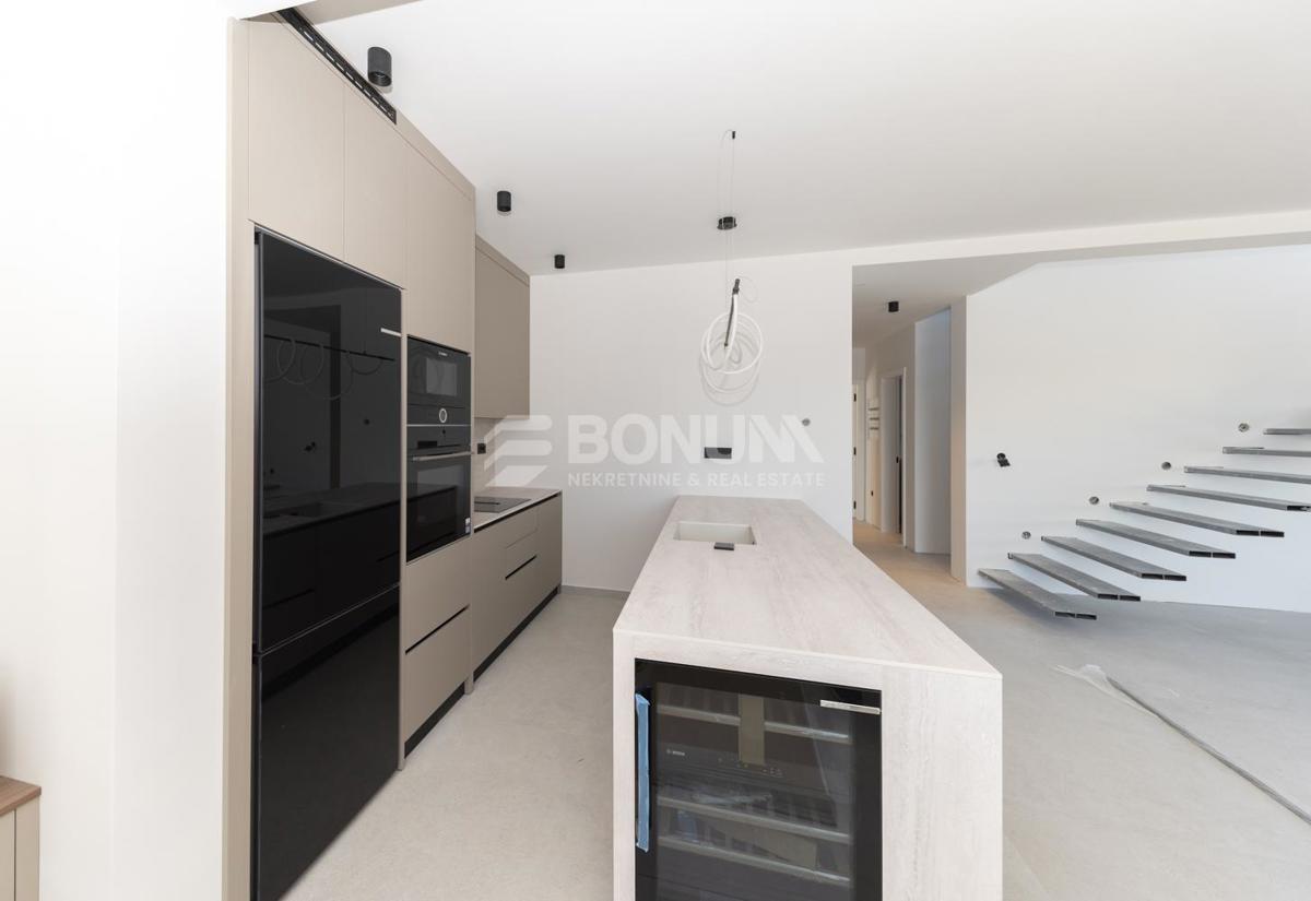 Moderna vila z bazenom in pogledom na morje, Šibenik-Žaborić