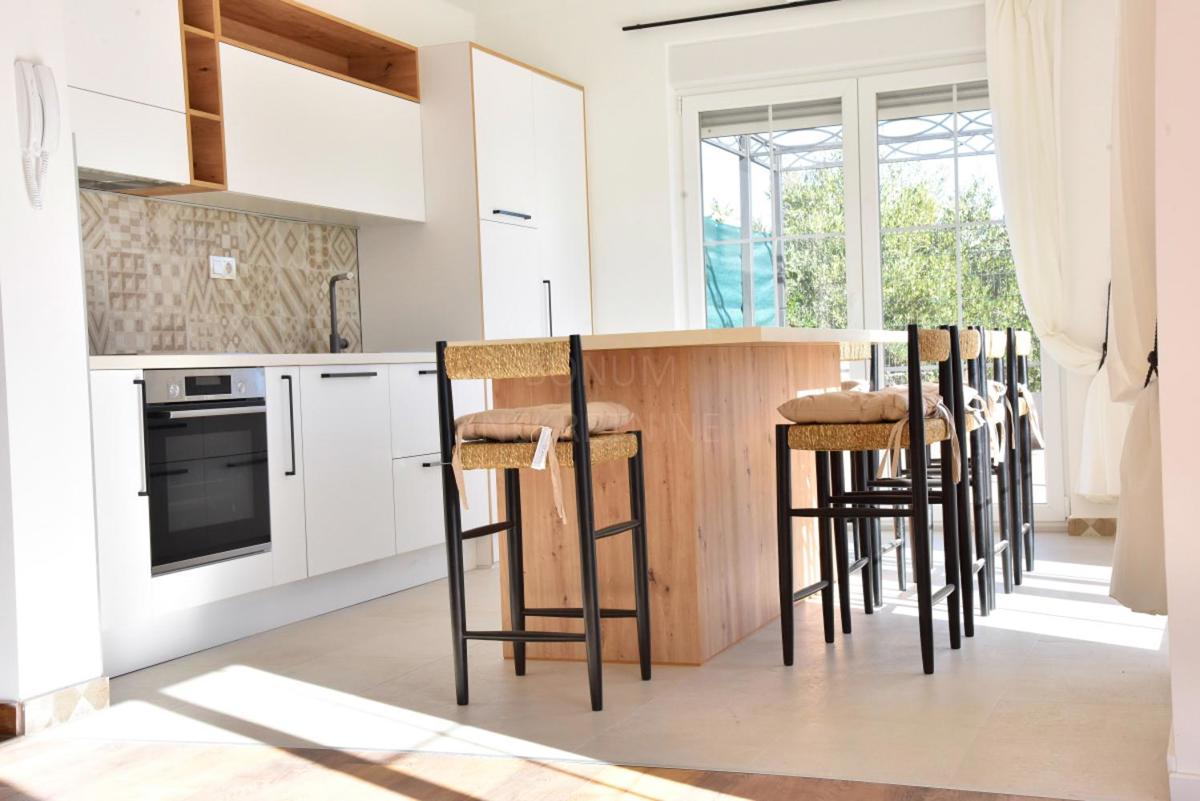 Prodamo novo opremljeno hišo z bazenom, Tribunj