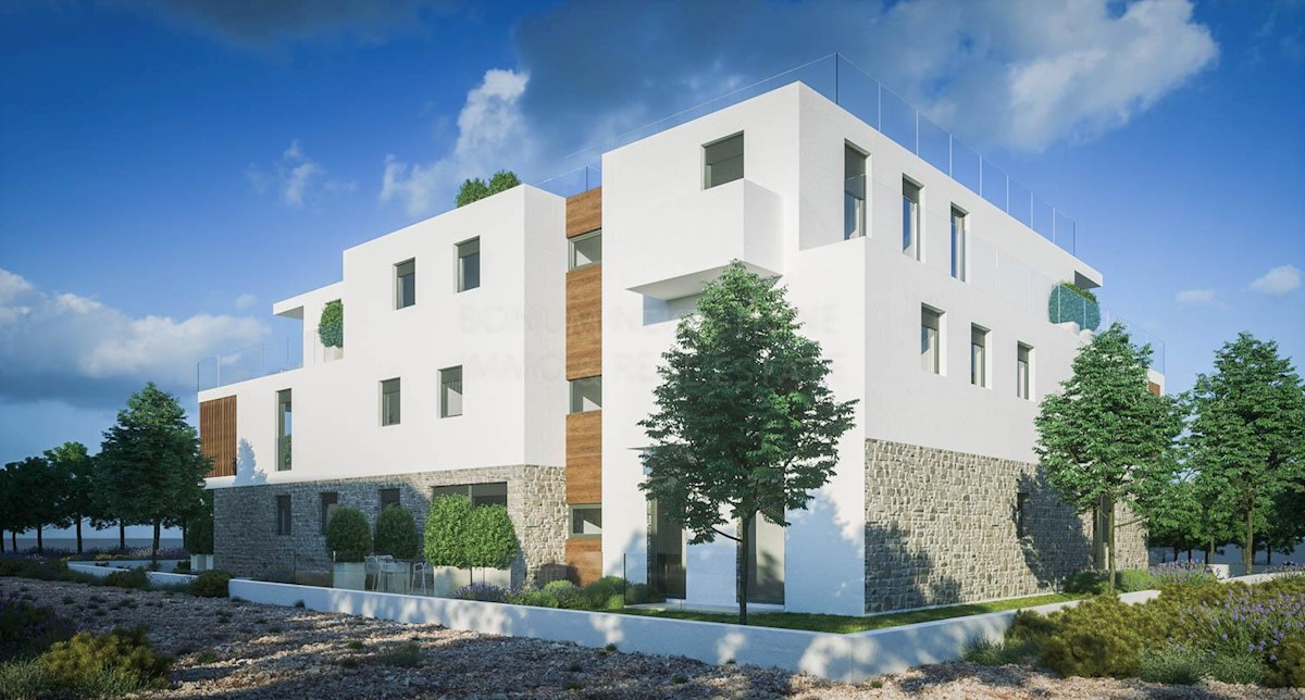  Apartma v pritličju stavbe in v bližini mestne plaže, Vodice