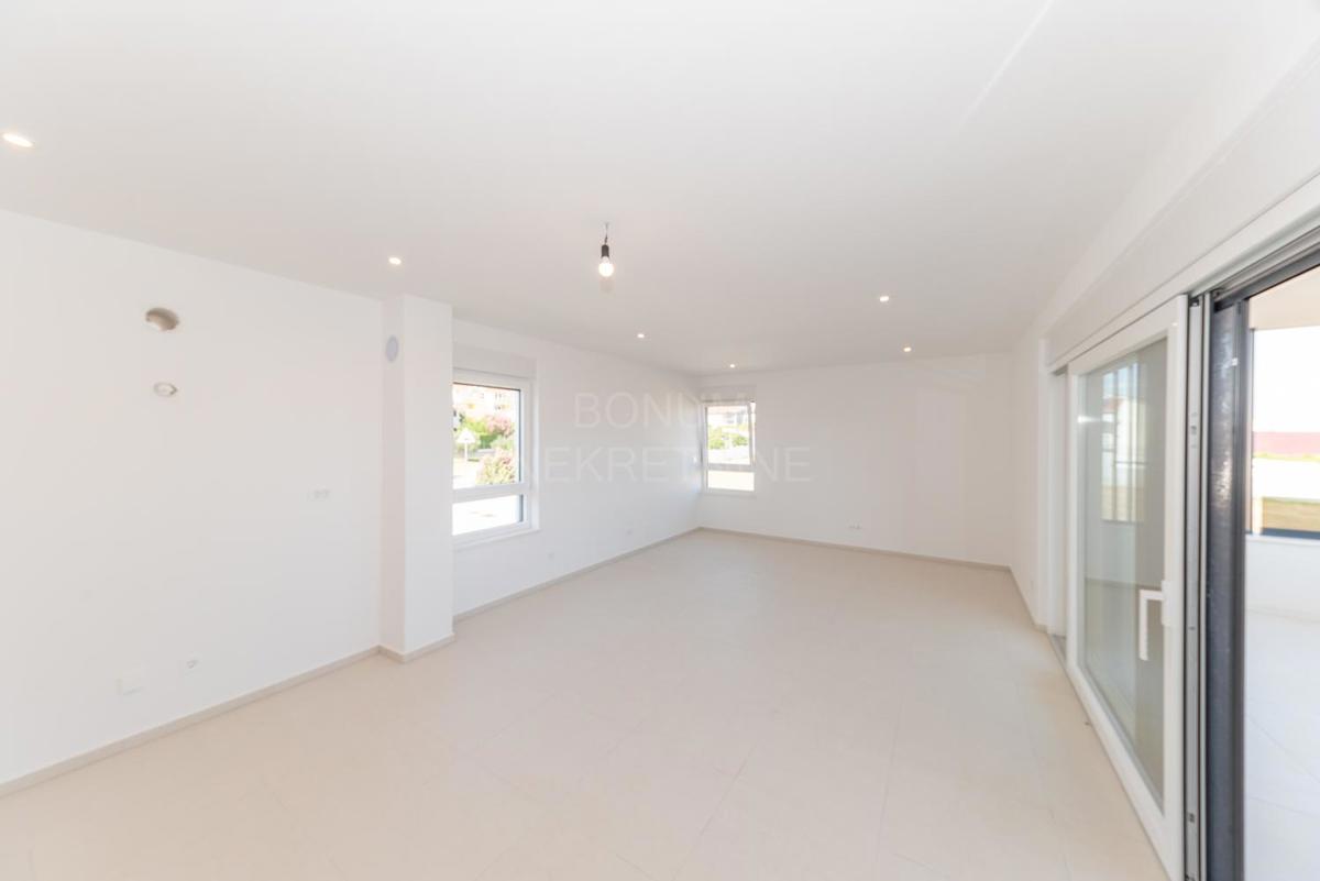 Prodamo apartma blizu plaže, prvo nadstropje, Vodice